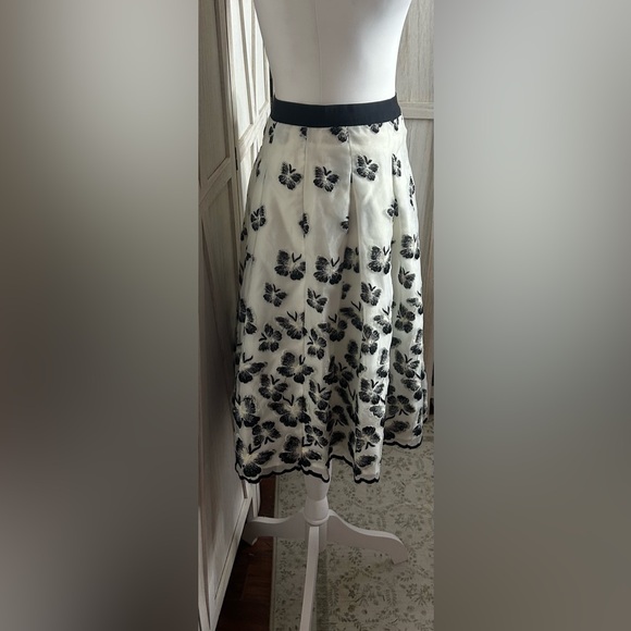 Talbots Black and Cream Butterfly A-Line Skirt EUC Sz 6 feminine fairy - Picture 4 of 10